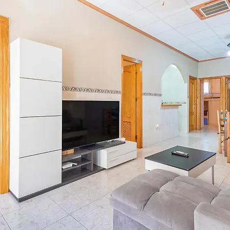 3 Bedroom Cozy In Apartment *